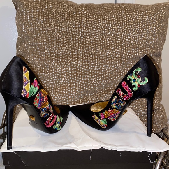 Versace Shoes - VERSACE TRIBUTE EMBROIDERED HEELS 😍